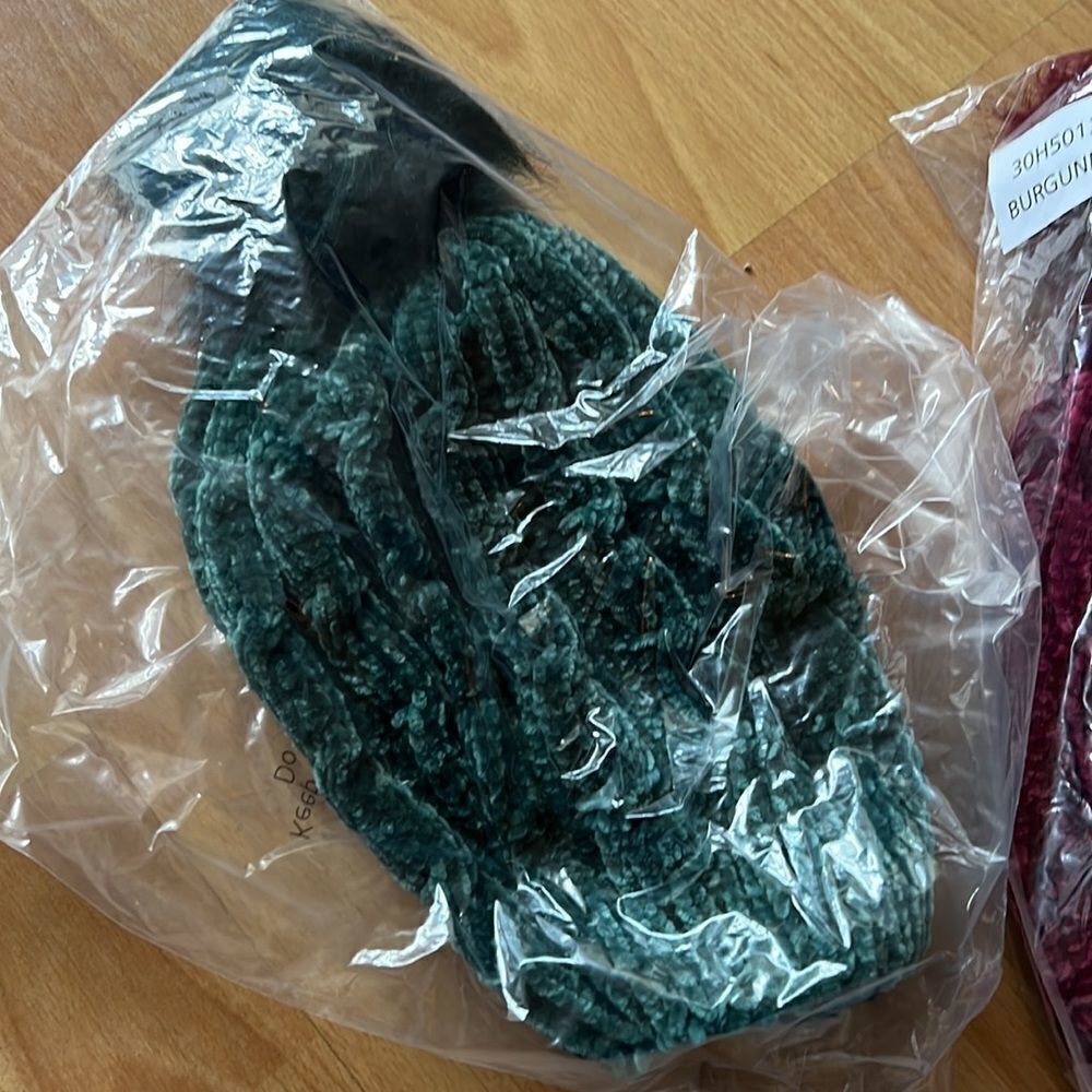 Chenille hats  - Picture 3 of 7